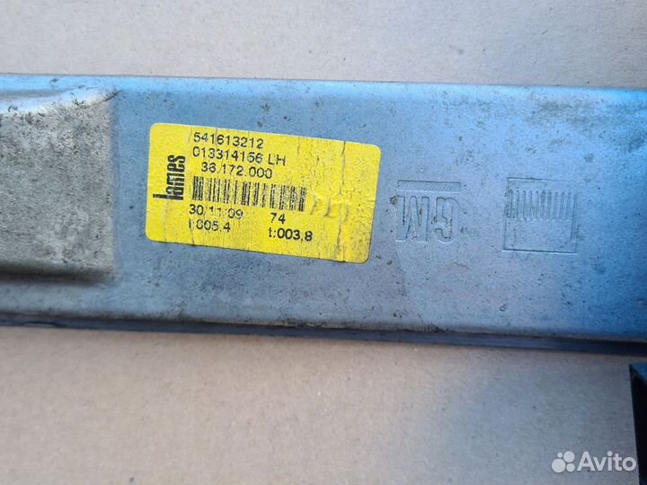 Опель Корса д передний левый стеклоподьемник