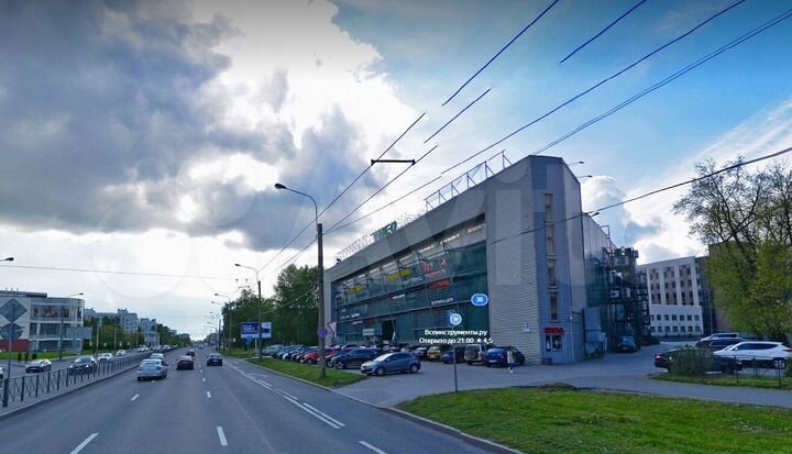 Торговое на 1 этаже ТК