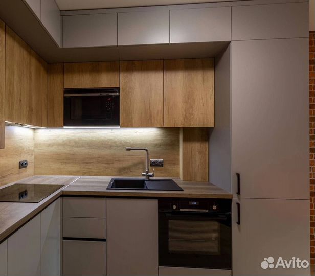 Кухня угловая до потолка на заказ