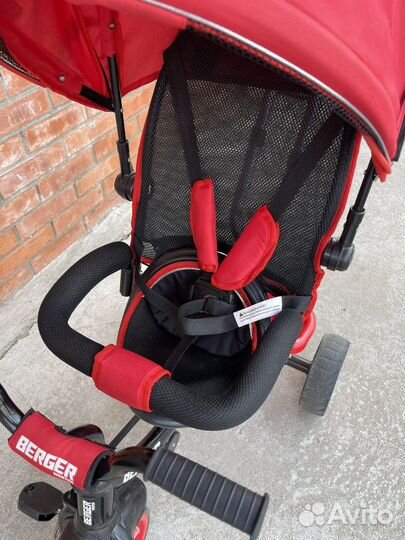 Детский велосипед с ручкой