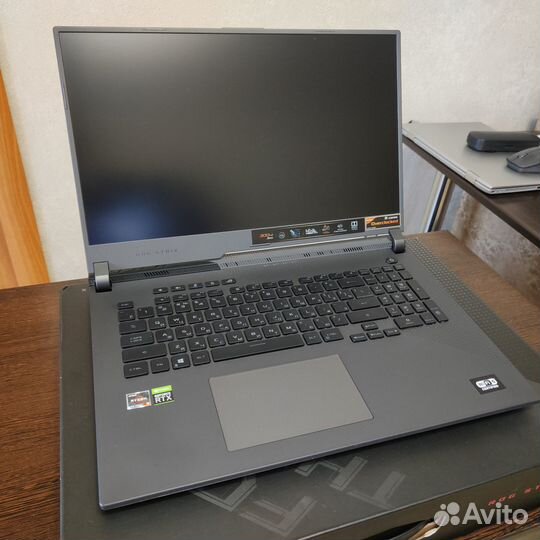 Asus Rog Strix 17.3-300hz/RTX 3070 8gb