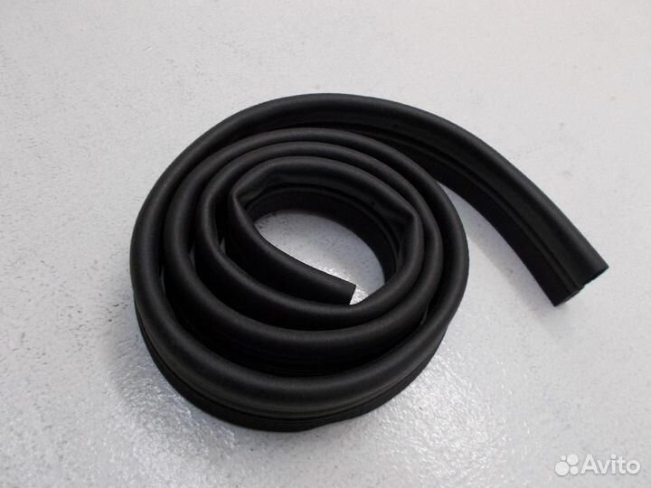 Уплотнитель капота для а/м Газель 3302 задн