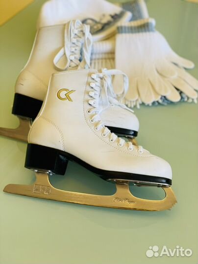 Коньки фигурные женские 36 размера