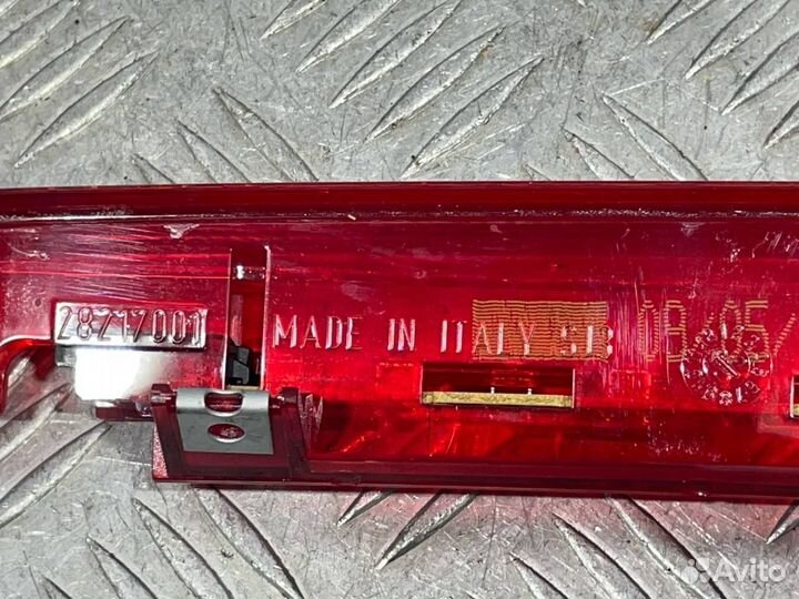Б/У Фонарь задний / доп стоп сигнал VW Tour00