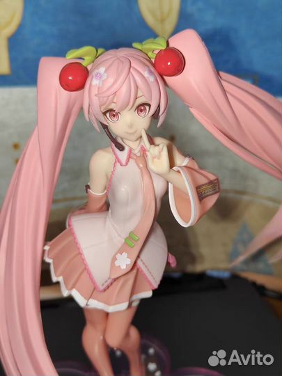 Фигурка аниме Хатсуне Мику Сакура