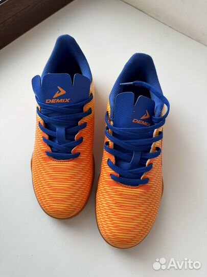 Футбольные бутсы новые 36 размер