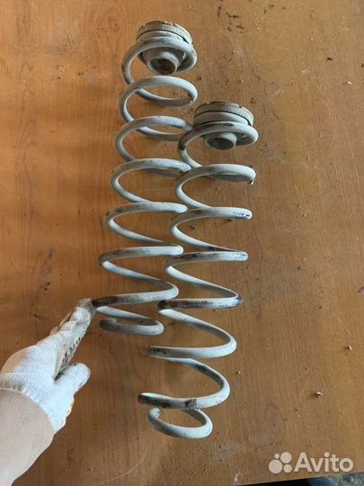 Пружина подвески задняя левая Volkswagen Polo