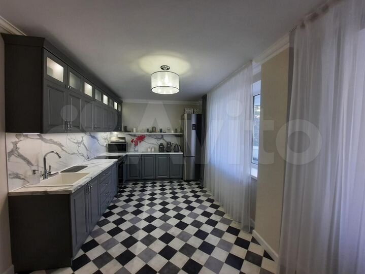 2-к. квартира, 91,1 м², 2/8 эт.