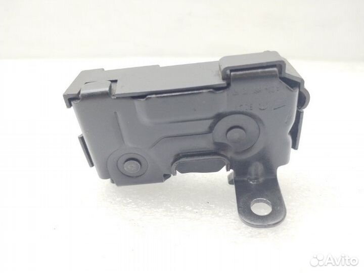 Замок капота правый Mercedes-Benz C-Class W204 1.8