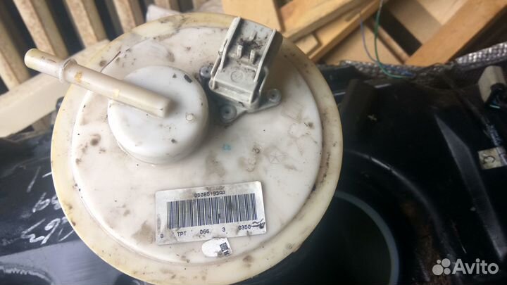 Chrysler PT Cruise бак топливный с бензонасосом