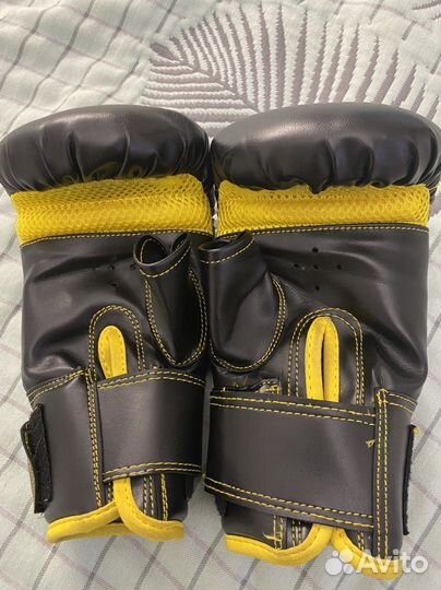 Боксерские перчатки