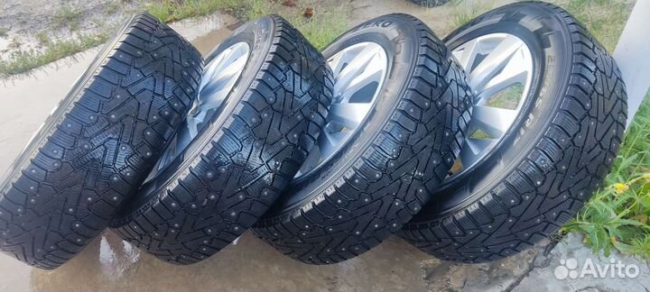 Pirelli P Zero II SUV 215/65 R17