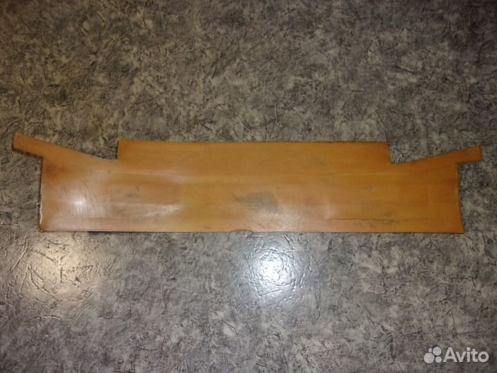 Детали отделки люка Audi 80 B3