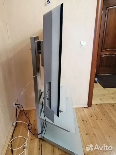 Телевизор Philips с тумбой