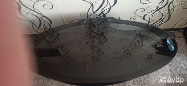 Стеклянная тумба под тв