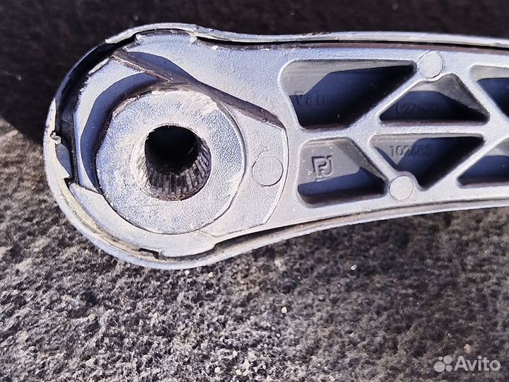 Поводок дворника левый Rаnge Rover L322 2009-12