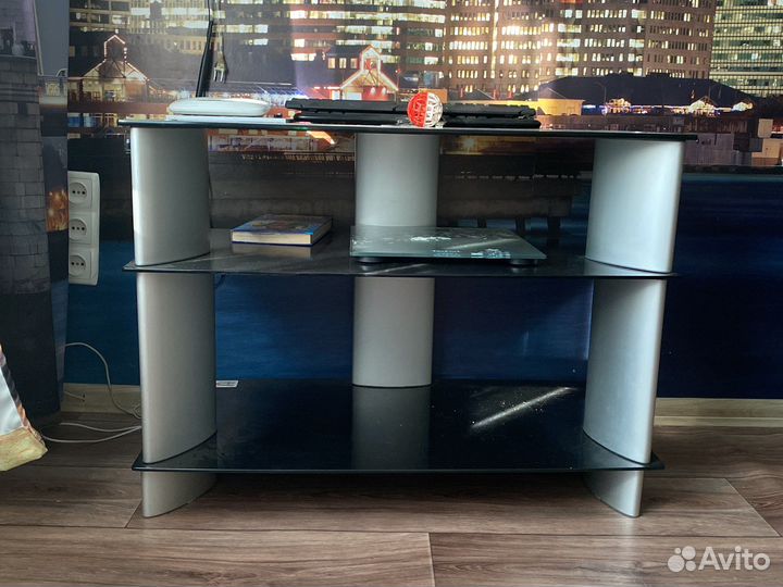 Тумба стеклянная под телевизор