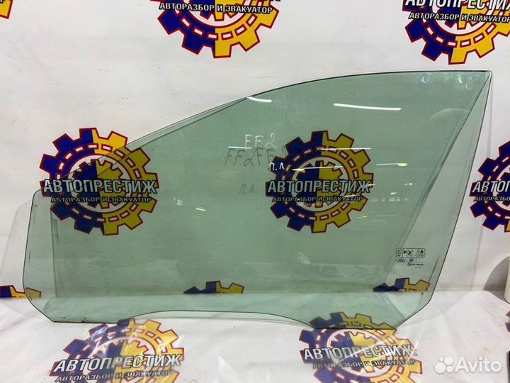Стекло двери переднее левое Ford Focus 2