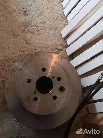 Тормозные диски задние на Lexus gs