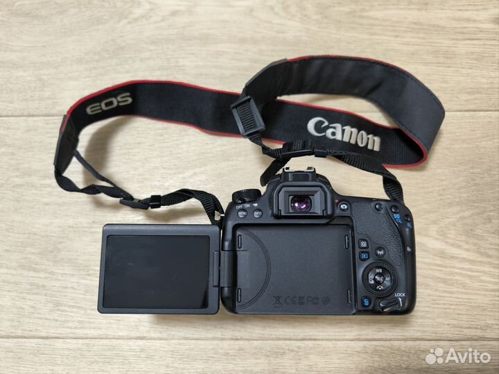 Зеркальный фотоаппарат canon 77D 18-135 EF-S