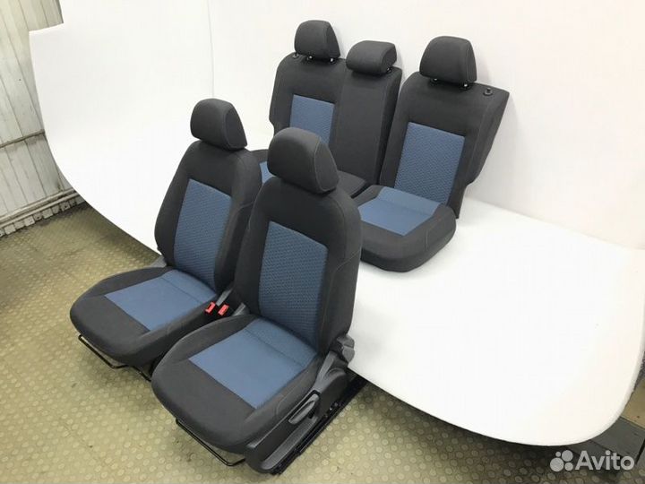 Сиденья комплект Volkswagen Polo 1.6 2013