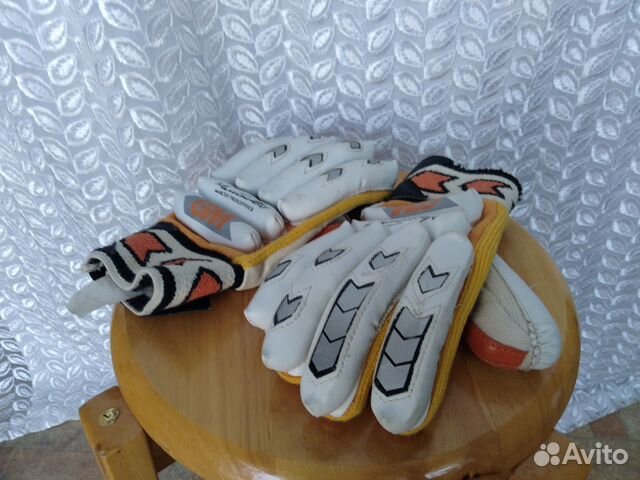 Спортивные перчатки