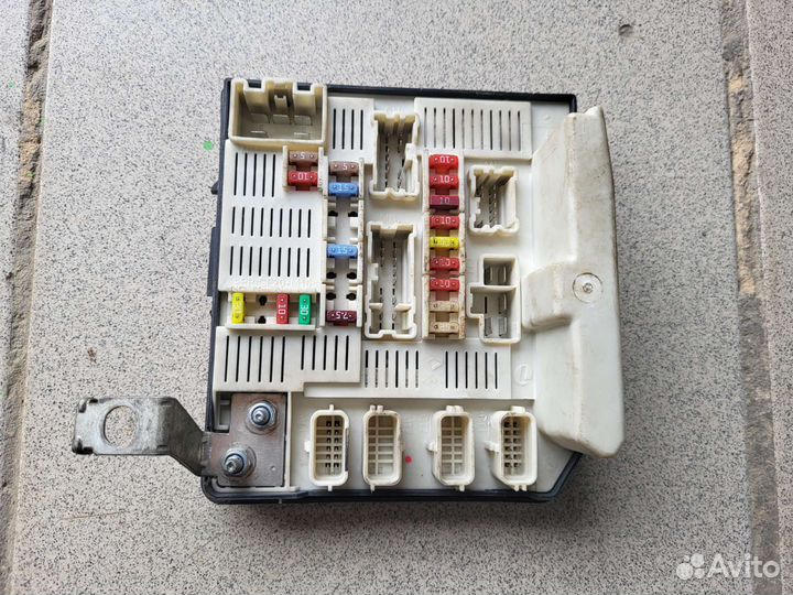 Блок предохранителей Renault megane 2 рестайлинг