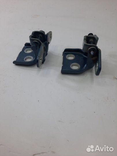 Петли двери задние левые Renault Duster K4M 2014