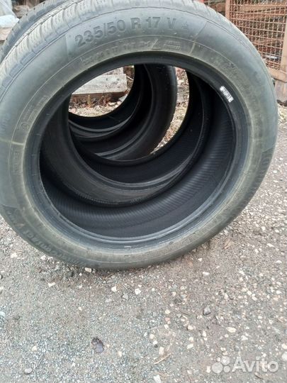 Continental WinterContact SI 235/50 R17