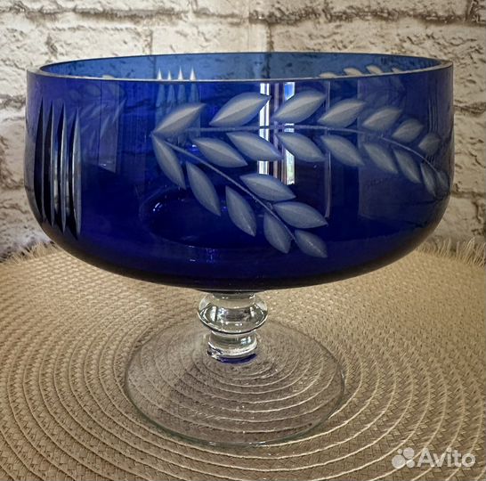 Ваза конфетница на ножке хрусталь