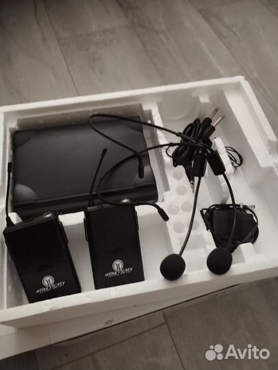 Головной радиомикрофон Arthur forty af 200