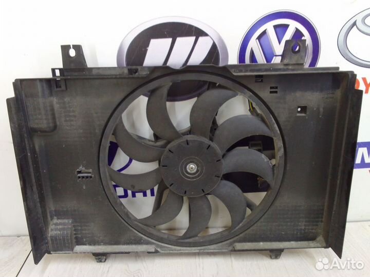 Вентилятор радиатора охлаждения двигателя диффузор