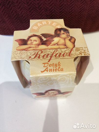 Свеча в стеклянном подсвечнике