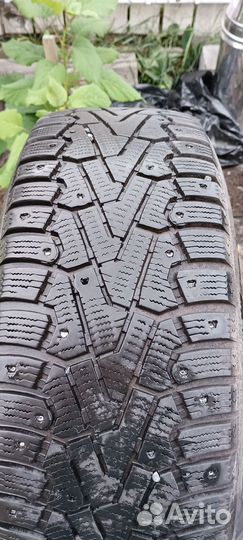 Pirelli Winter Ice Zero 215/60 R16