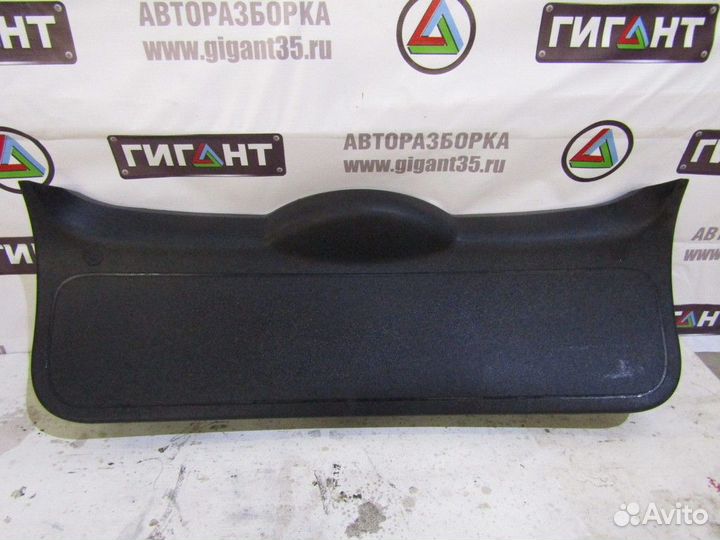 Обшивка двери багажника Focus II 2008-2011