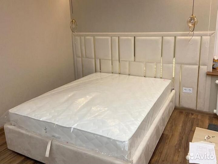 Мягкие стеновые панели и кровать