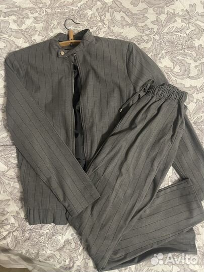 Костюм мужской новый