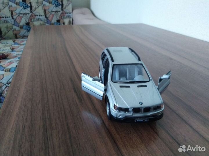 Машина детская игрушечная BMW X5