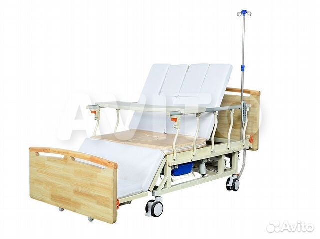 Медицинская кровать для лежачих больных туал+пульт