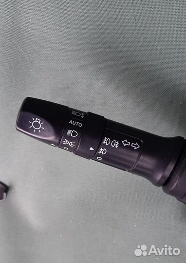 Hyundai Solaris подрулевой переключатель