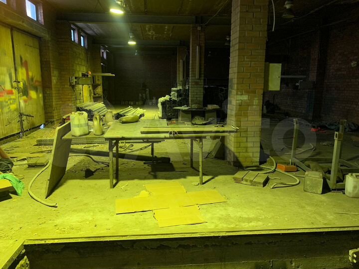 Гараж, > 30 м²