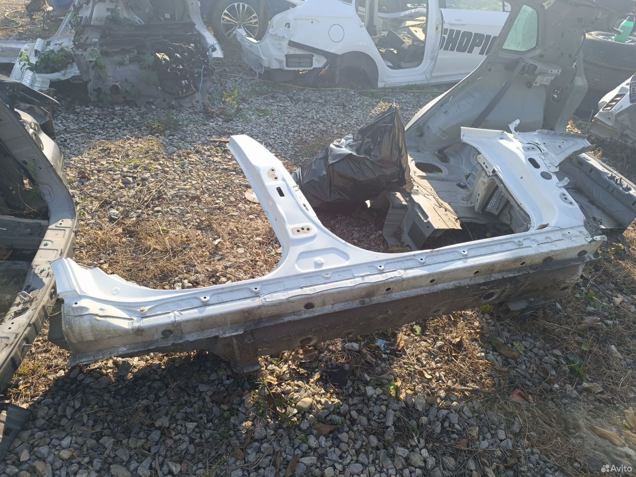 Порог правый стойка двери Toyota Camry 70