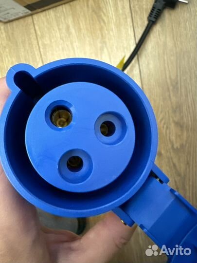 Переходник для зарядки электромобиля