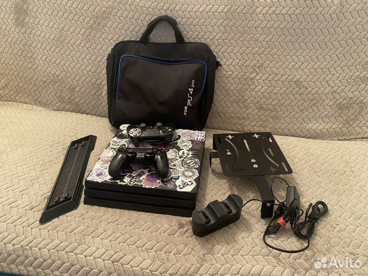 Игровая приставка ps4 pro