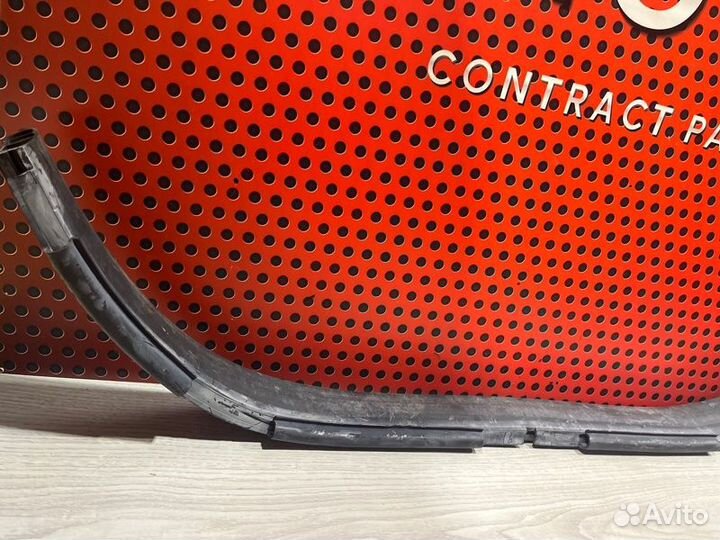 Уплотнитель Bmw 5 G30 2018