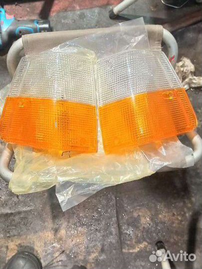 Новые стекла поворотников вольво 240