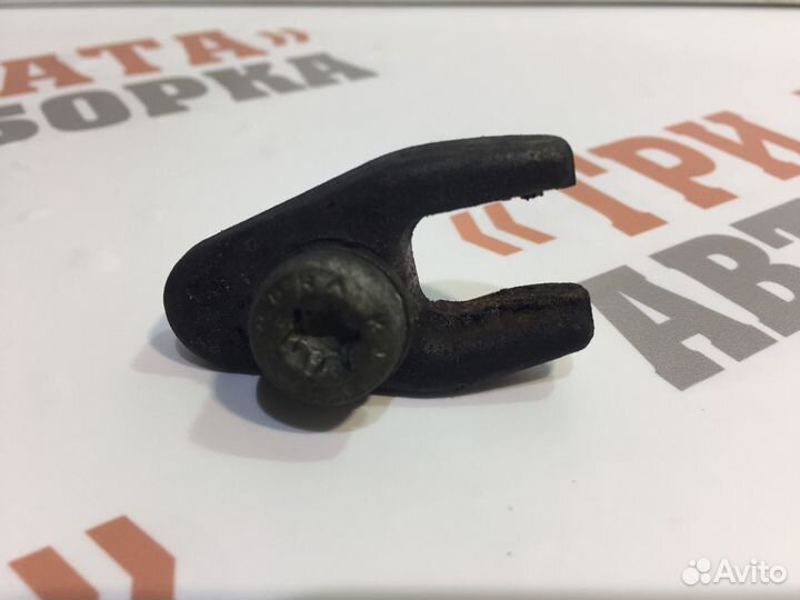 Рено Трафик Кронштейн топливной форсунки