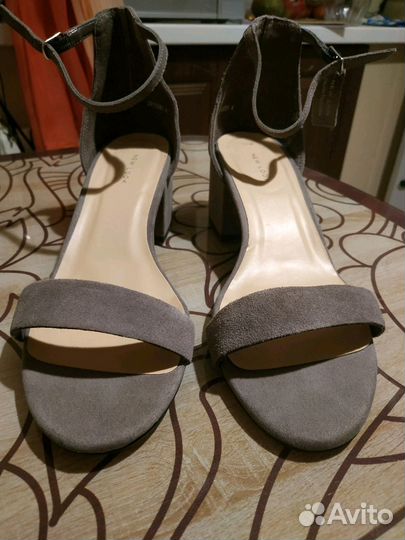 Новые замшевые босоножки New look,39