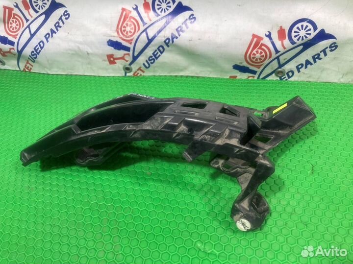 Кронштейн заднего бампера задний правый Porsche