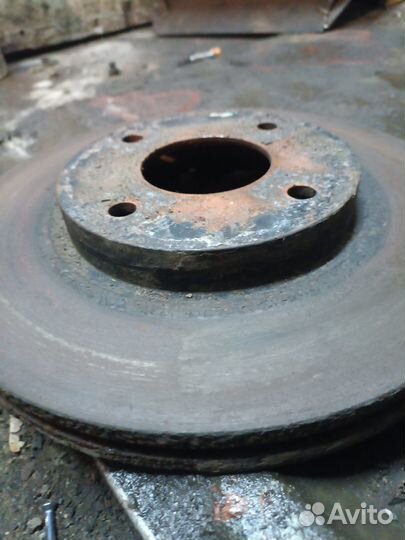 Передние тормозные диски Nissan Tiida